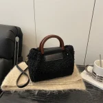 sac à main en fourrure synthétique durable