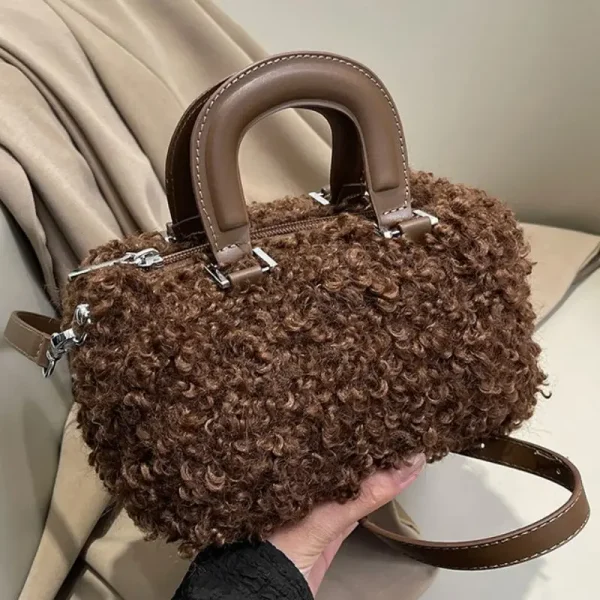 sac à bandoulière en fourrure pour femme