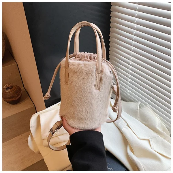 sac à main en seau en peluche