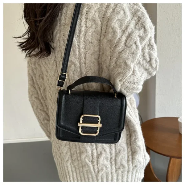 sac à main rouge sophistiqué