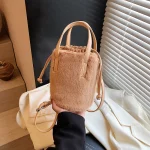 accessoire mode sac à main peluche