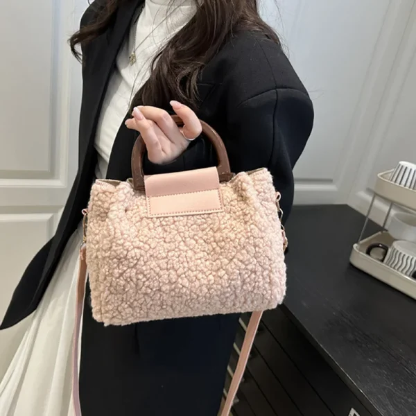 sac à main douillet pour les froides journées