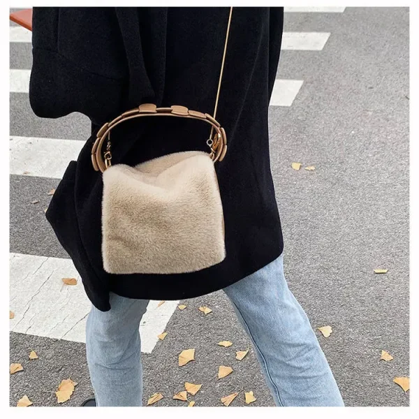 sac peluche rose parfait pour les sorties