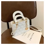 sac à main rouge pour événements