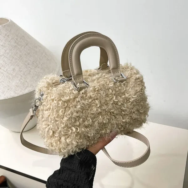 accessoire mode femme sac en fourrure