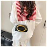 pochette légère élégante femme