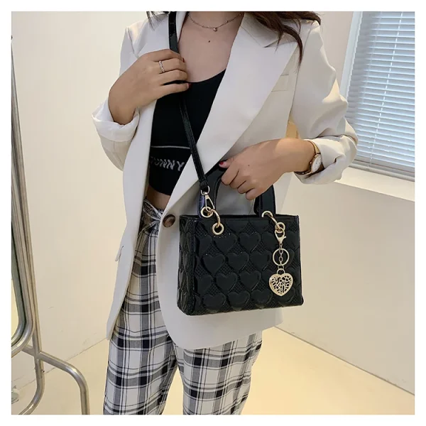 sac à main rouge pour occasions spéciales