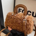 petit sac femme élégant en fourrure