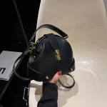 sac en cuir avec bandoulière ajustable