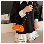 sac de soirée avec chaîne