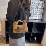 sac en peluche moelleux pour sortir