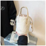 petit sac seau en matière douce