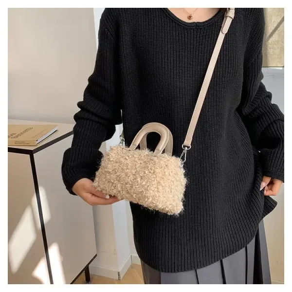 sac à main tendance en fourrure