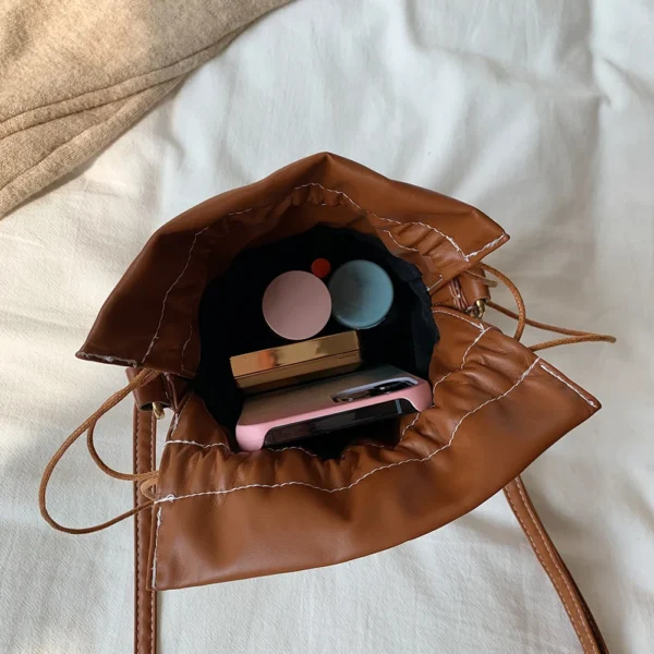 sac à porter en bandoulière pour un look casual