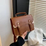sac à dos en cuir avec bandoulière réglable