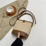 sac de plage en paille à la mode