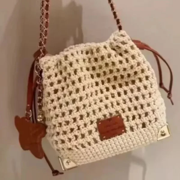 sac maille beige idéal pour l'été