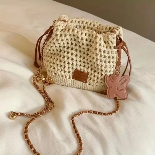 sac féminin d'été en maille beige