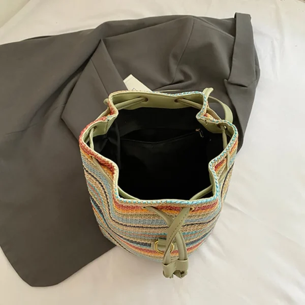 sac à dos paille chic pour aventuriers