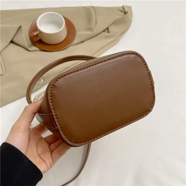 sac en paille léger et pratique