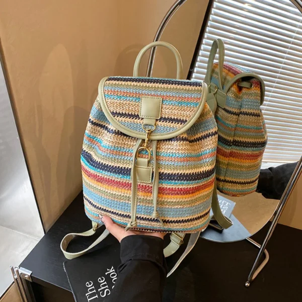 sac à dos en paille colorée pour voyages
