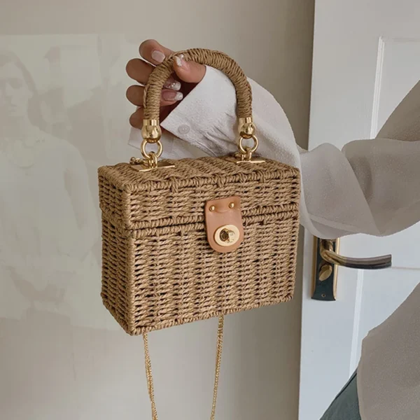 sac en rotin élégant pour l'été