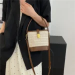 sac en paille coloré pour l'été